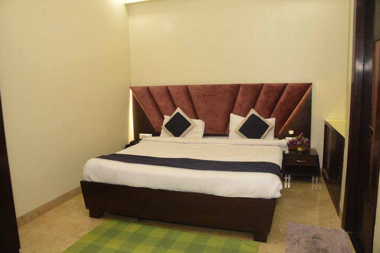Bed and Breakfast Taj Sojourn Агра Экстерьер фото